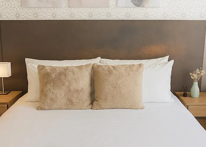 Executive 2 Beds Nana Bts 5 Mins Apartment