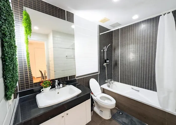 Executive 2 Beds Nana Bts 5 Mins Apartment Bangkok
